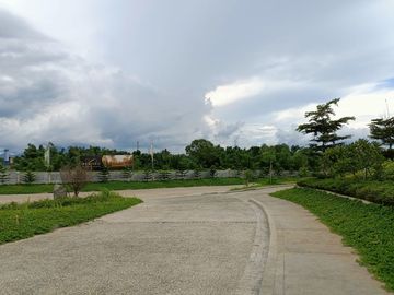 FREE Air conditions for all rooms & FREE Smart TV for this Premium Single Detached House and Lot Unit @ Periveo Leisure Estates Along Lipa-Ibaan Road,