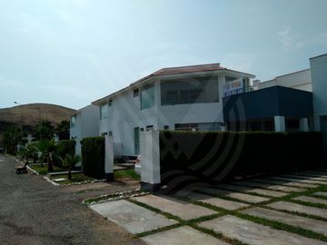 TE GUSTA EL CAMPO!!! TE GUSTA EL MAR!!!   LINDA CASA EN CONDOMINIO DE CHOCAYA