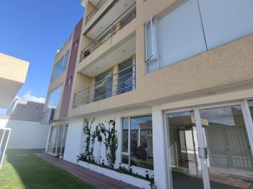 hermoso departamento sector hospital de Calderon
