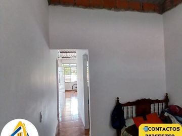 VENDO CASA VEREDA EL CENTRO ACACIAS META