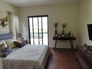Townhouse Subdivision near Las Piñas Riverdrive
