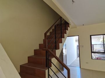 Townhouse Subdivision near Las Piñas Riverdrive