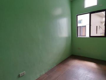 Townhouse Subdivision near Las Piñas Riverdrive