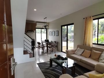 Townhouse Subdivision near Las Piñas Riverdrive
