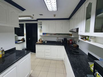 SALECDO PARK CONDOMINIUM | low floor no obstruction three bedroom 3BR unit FOR SALE Salcedo Park Condominium Makati City