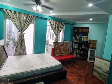 SALECDO PARK CONDOMINIUM | low floor no obstruction three bedroom 3BR unit FOR SALE Salcedo Park Condominium Makati City
