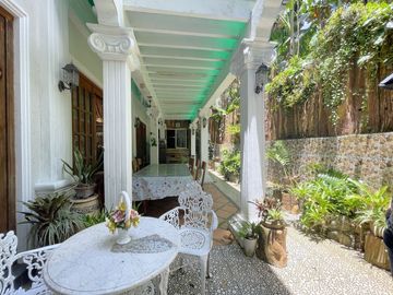 Stunning Contemporary House for sale located in the Prime Residential and Vacation Destination of Royale Tagaytay Estate, Cavite!