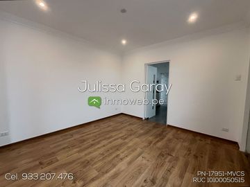 Venta dpto. Tipo casa 1er piso 3 dorm AT. 169.10m2 + 1 estacionamiento en Miraflores! A pasos de Larcomar!!