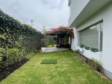 VENDO CASA URBANIZACION LA VIÑA - MONICA MIRANDA - 098252----