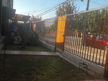 Casa 3 dormitorios 1 baño  75/ 146 m2