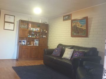 Casa 3 dormitorios 1 baño  75/ 146 m2