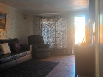 Casa 3 dormitorios 1 baño  75/ 146 m2