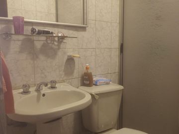 Casa 3 dormitorios 1 baño  75/ 146 m2