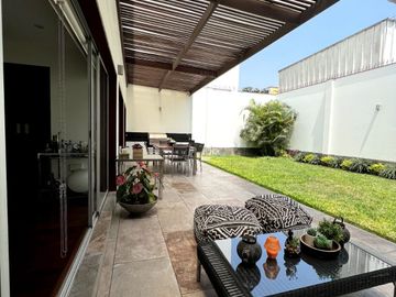 EN VENTA CASA EN ZONA EXCLUSIVA EN Jr. BATALLA DE SAN JUAN, SURCO