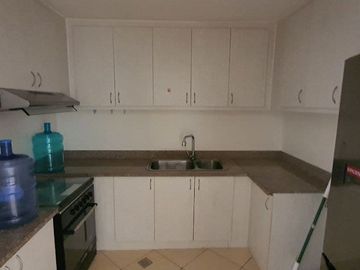 One Bedroom Paseo Parkview Suites Salcedo village,Makati