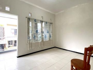 Rumah 2 Lantai Luas 155 di Akordion Sukarno Hatta Suhat Malang