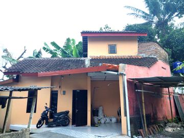 Rumah 2 Lantai Strategis dekat Jalan Magelang Km 12