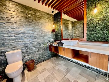2 Bedroom with Sea View for Sale in Mactan