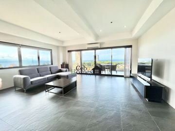2 Bedroom with Sea View for Sale in Mactan