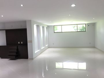Casa en venta 4 niveles  en la cima de Zapopan