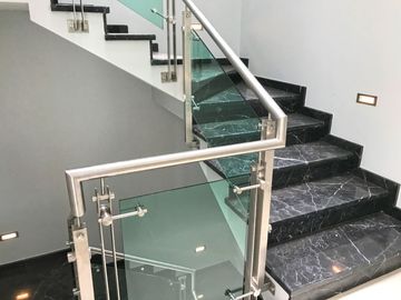 Casa en venta 4 niveles  en la cima de Zapopan