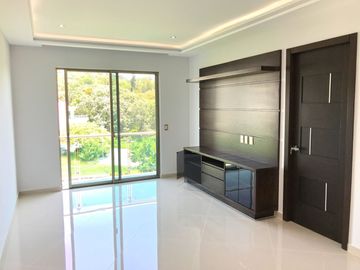 Casa en venta 4 niveles  en la cima de Zapopan