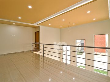CASA CON ROOF GARDEN EN LOMAS DE CUERNAVACA