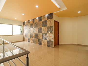 CASA CON ROOF GARDEN EN LOMAS DE CUERNAVACA