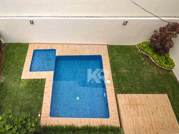 CASA CON ROOF GARDEN EN LOMAS DE CUERNAVACA