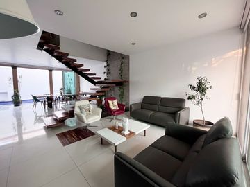 RESIDENCIA EN VALLE IMPERIAL