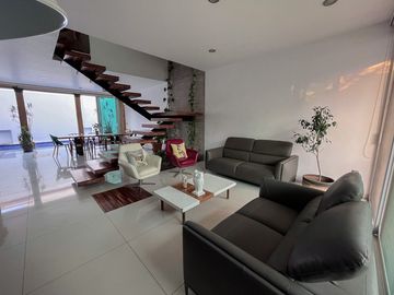 RESIDENCIA EN VALLE IMPERIAL