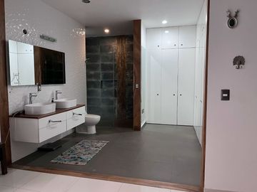 RESIDENCIA EN VALLE IMPERIAL
