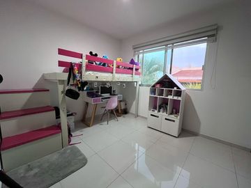 RESIDENCIA EN VALLE IMPERIAL