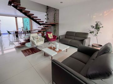 RESIDENCIA EN VALLE IMPERIAL
