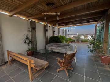 RESIDENCIA EN VALLE IMPERIAL