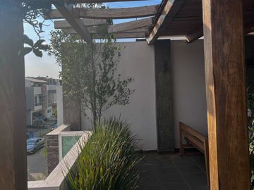 RESIDENCIA EN VALLE IMPERIAL