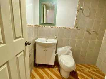 VENTA DE CASA DE ESTRENO, LA ESPERANZA HUANUCO