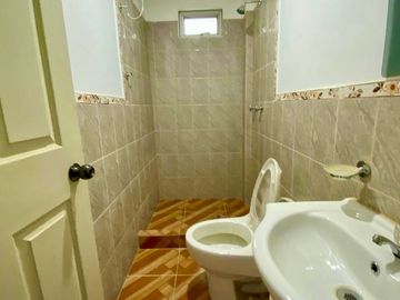 VENTA DE CASA DE ESTRENO, LA ESPERANZA HUANUCO