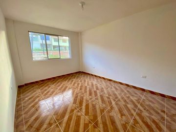 VENTA DE CASA DE ESTRENO, LA ESPERANZA HUANUCO