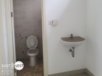Dijual Rumah Faraday Selatan 5 Gading Serpong Tangerang Lokasi Strategis Murah Unit Masih Baru Belum Pernah di Huni