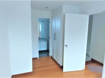TRIPLEX DEPARTAMENTO EN VENTA DE 175M2 CON 3 DORMITORIOS EN SAN BORJA