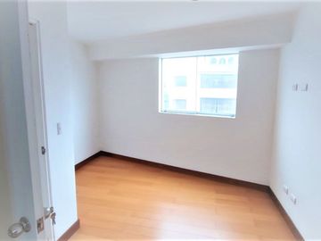 TRIPLEX DEPARTAMENTO EN VENTA DE 175M2 CON 3 DORMITORIOS EN SAN BORJA