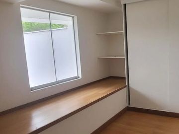TRIPLEX DEPARTAMENTO EN VENTA DE 175M2 CON 3 DORMITORIOS EN SAN BORJA
