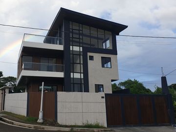House and Lot For Sale in Monteverde Royale Executive Village at Taytay, Rizal