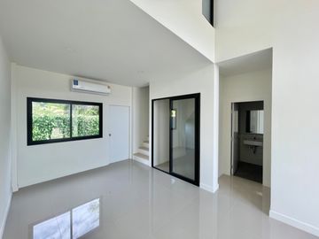 ขายทาวน์โฮม เพนท์วิลล์ รังสิต-คลอง6 3 ห้องนอน 2 ห้องน้ำ พร้อมเข้าอยู่