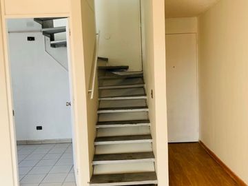 SE VENDE DEPARTAMENTO DUPLEX PLAZA VEA COLONIAL