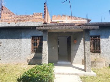 VENTA DE CASA SOLA CON JARDÍN DE 500 M2 EN OACALCO, YAUTEPEC