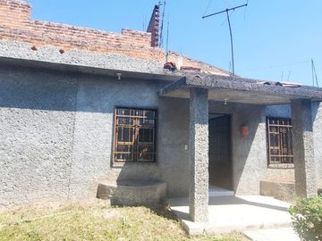 VENTA DE CASA SOLA CON JARDÍN DE 500 M2 EN OACALCO, YAUTEPEC
