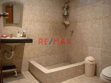 ¡Oportunidad Única! Casa En La Victoria, Cerca De Gamarra