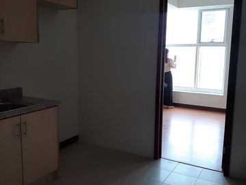 For Rent to Own Condo Apartment schools mapu feu ceu ateneo makati